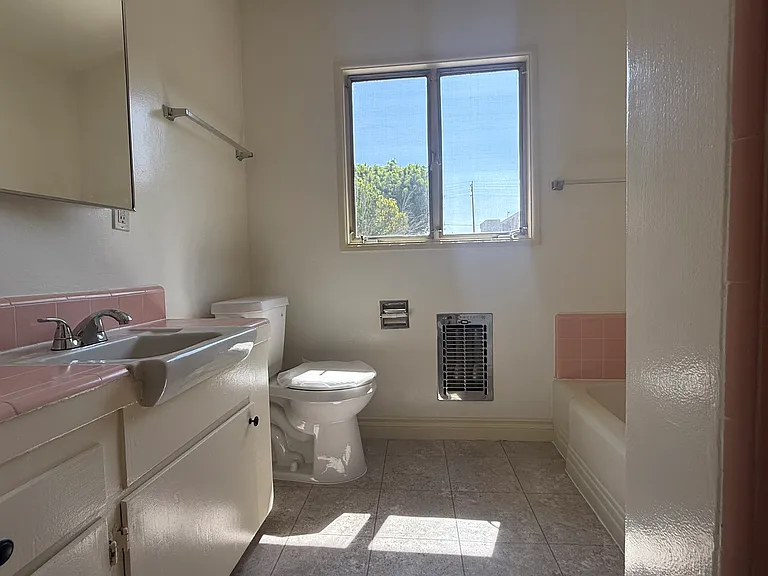 163 S Hayworth Ave #3 — Photo 6