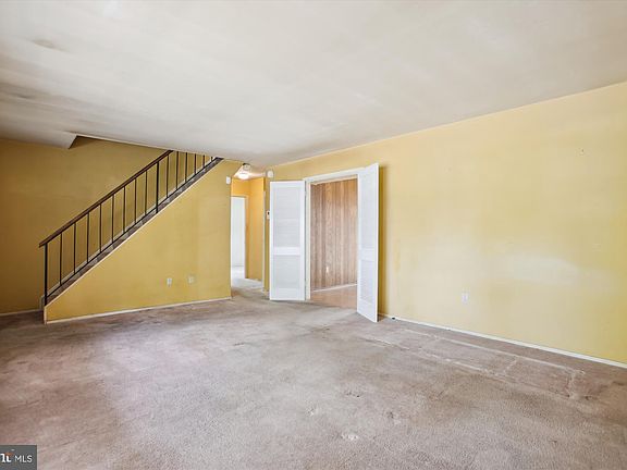 5th image of 12833 Point Pleasant Dr
