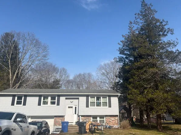 1013 E Lake Rd, Oakdale, CT 06370