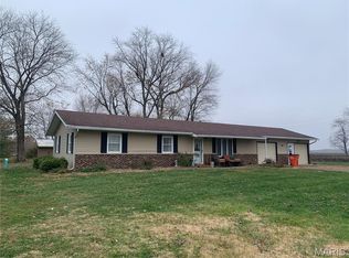 313 E Taylor St, Sorento, IL 62086