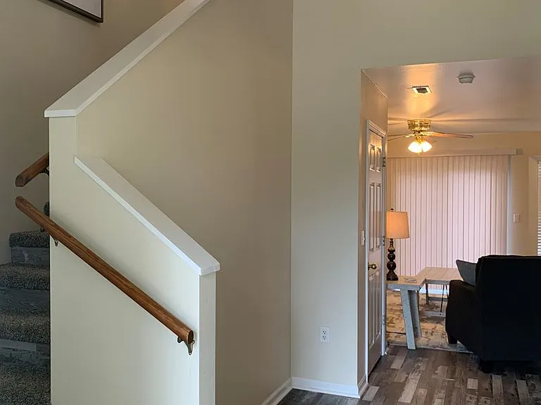 100 Hickory Ridge Dr — Photo 4
