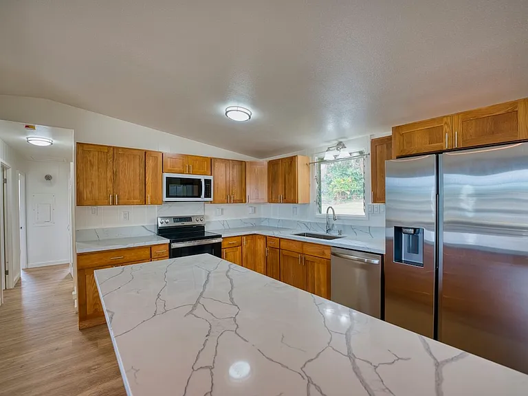 1770 Kilauea Ave — Photo 2