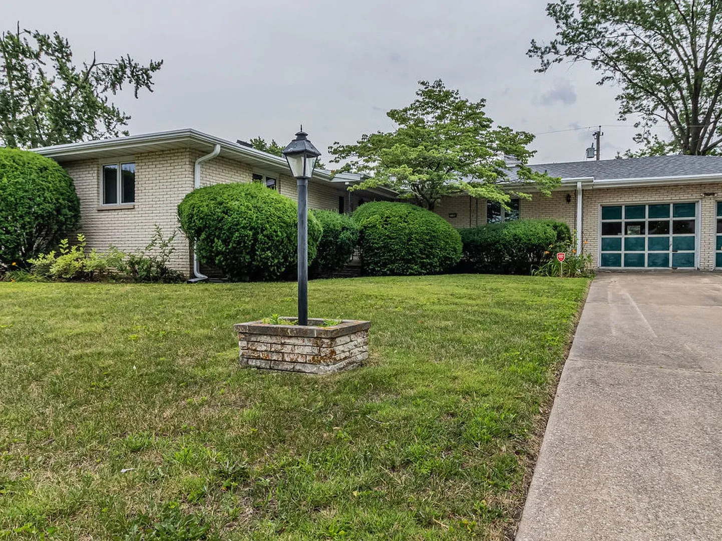 1109 Silver St photo 1