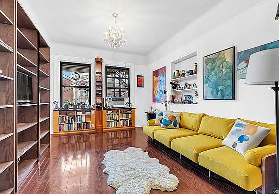 2nd image of 615 W 113th St #811