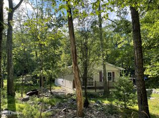 3206 Cherry Ridge Rd, Bushkill, PA 18324