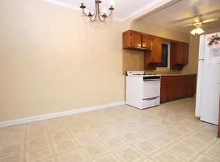 2584 38th St, Astoria, NY 11103