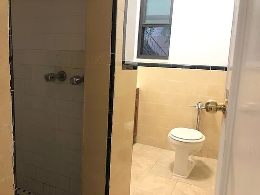 Rented by Zuz Realty | media 7