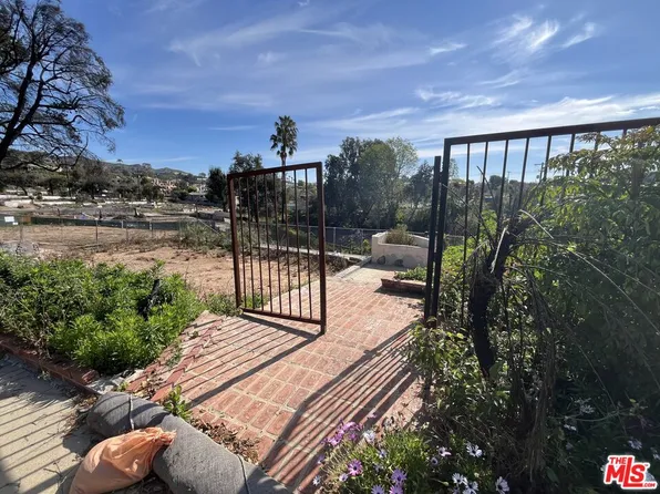 680 Palmera Ave, Pacific Palisades, CA 90272