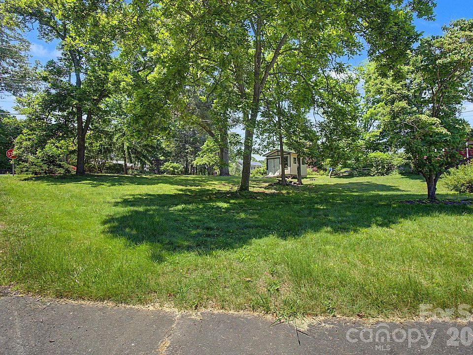 1st image of 99999 College Cres #2