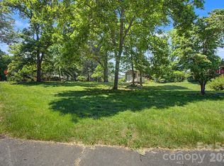 99999 College Cres #2, Weaverville, NC 28787