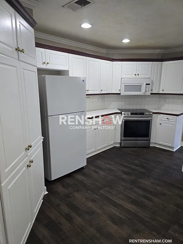 3 bed, 2.0 bath, 1827 sqft, $1,700 — Photo 4