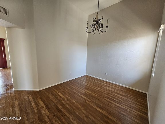 5th image of 1747 E Northern Ave Unit 203