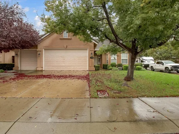 921 Golden Oak Dr, Lodi, CA 95242