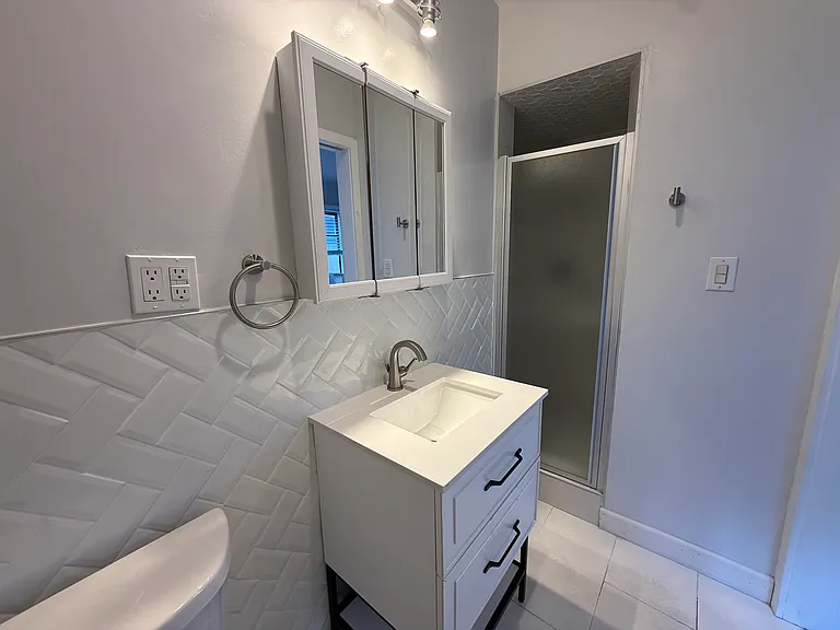 1222 McClellan Dr #11 — Photo 12