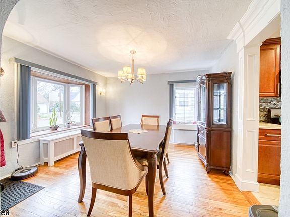 4th image of 7 Park Ave #28