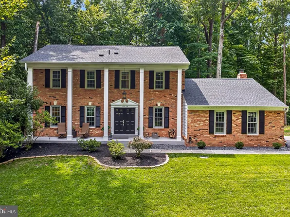 11033 Clara Barton Dr, Fairfax Station, VA 22039