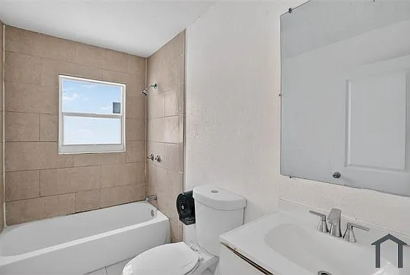 767 NW 35th St #1 — Photo 5
