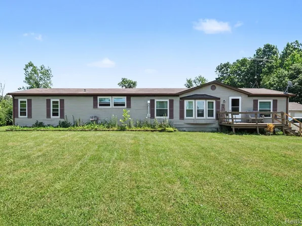 4242 Skelton Rd, Columbiaville, MI 48421