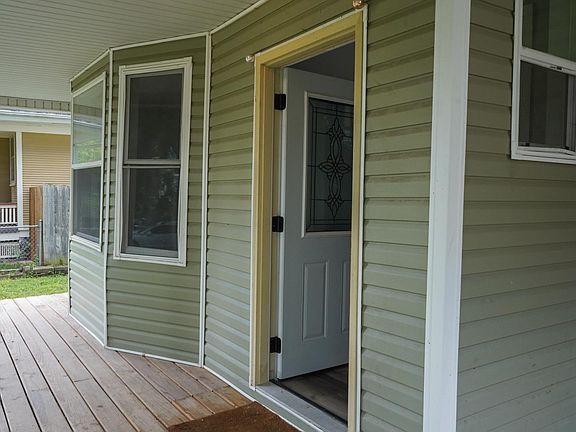 4th image of 2911 Nebraska St
