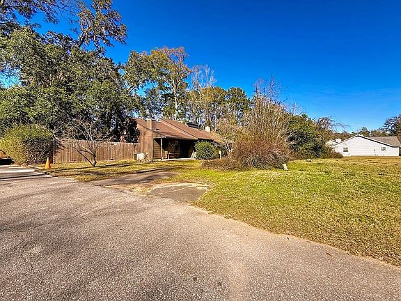 4th image of 1560 Twin Lakes Cir
