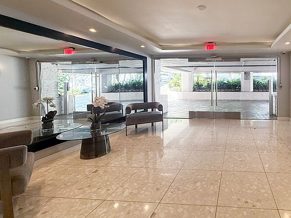 3rd image of 8530 Holloway Dr APT 424