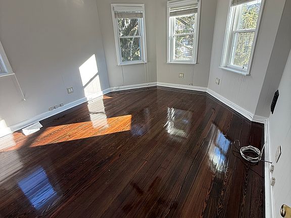 2nd image of 88 Green St Floor 1