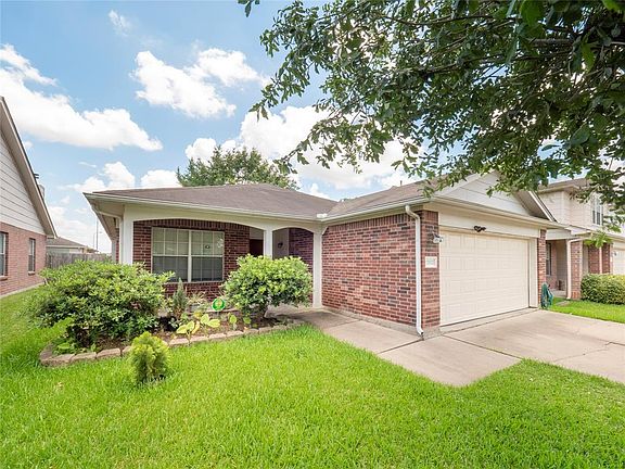 2nd image of 13503 Venice Villa Ln
