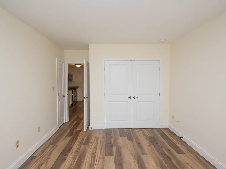 Lakewood Apartments — Photo 25