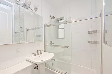 Rented by R New York