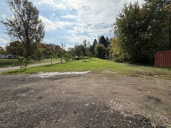 2nd image of 307 Ruggles Ave SE