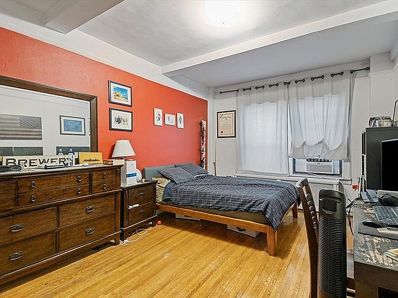 4th image of 20 W 84th St APT 7A