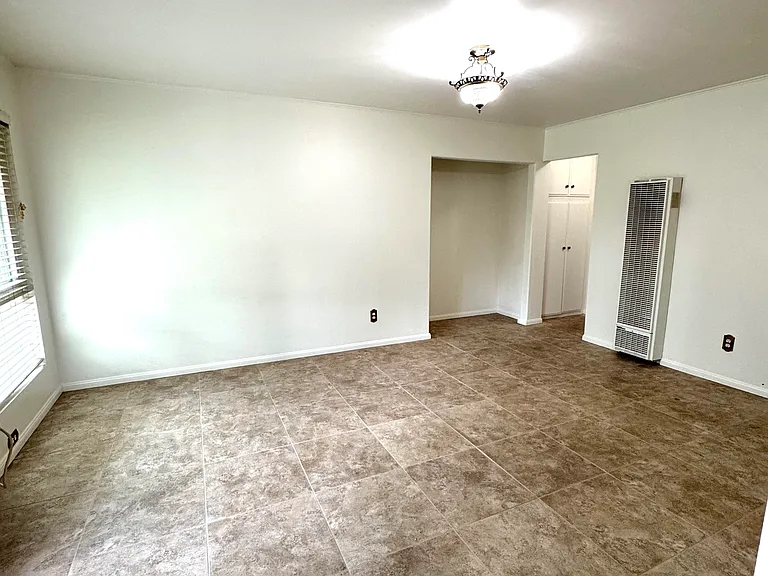 660 S Glassell St #15 — Photo 9