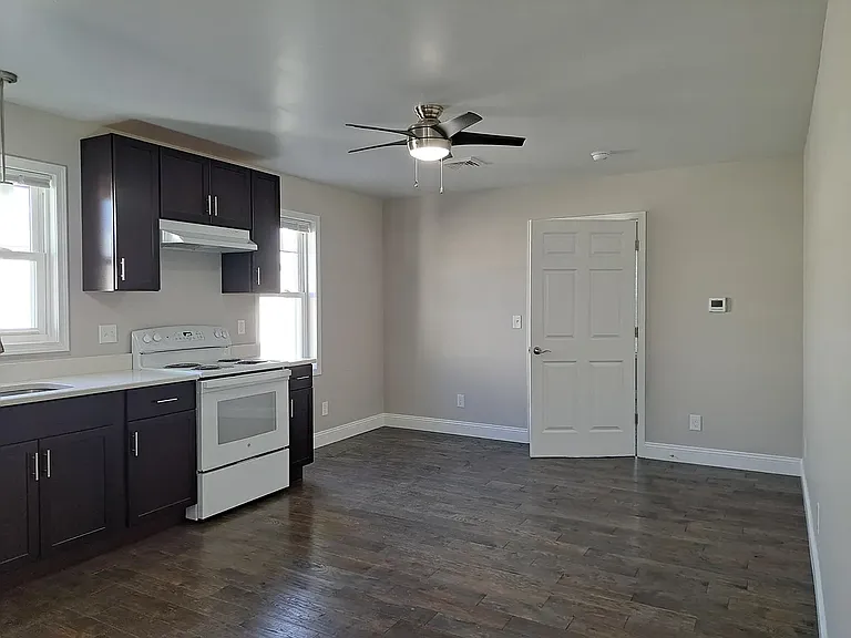 122 W Main St #REAR — Photo 3