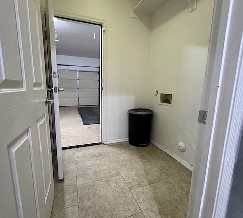 4th image of 535 E Yellow Wood Ave