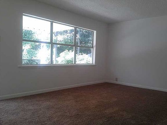 5th image of 1115 Medford Ave