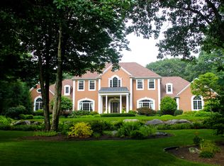 258 Finch Ln, North Kingstown, RI 02852