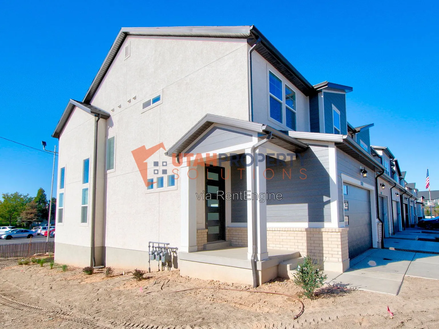 3 bed, 2.5 bath, 2321 sqft, $2,345 — Photo 2