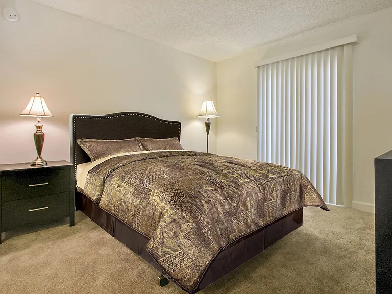 Woodcliff Apartments — Photo 73