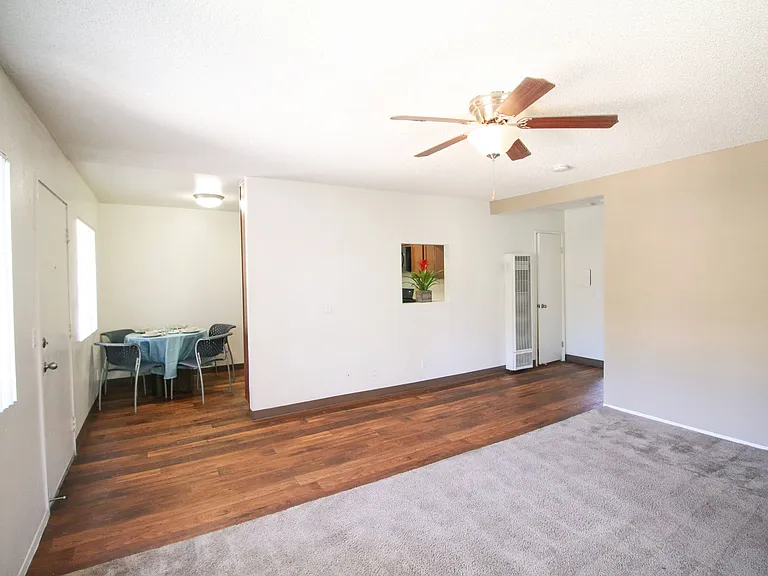 Creekside Villas Apartments — Photo 12