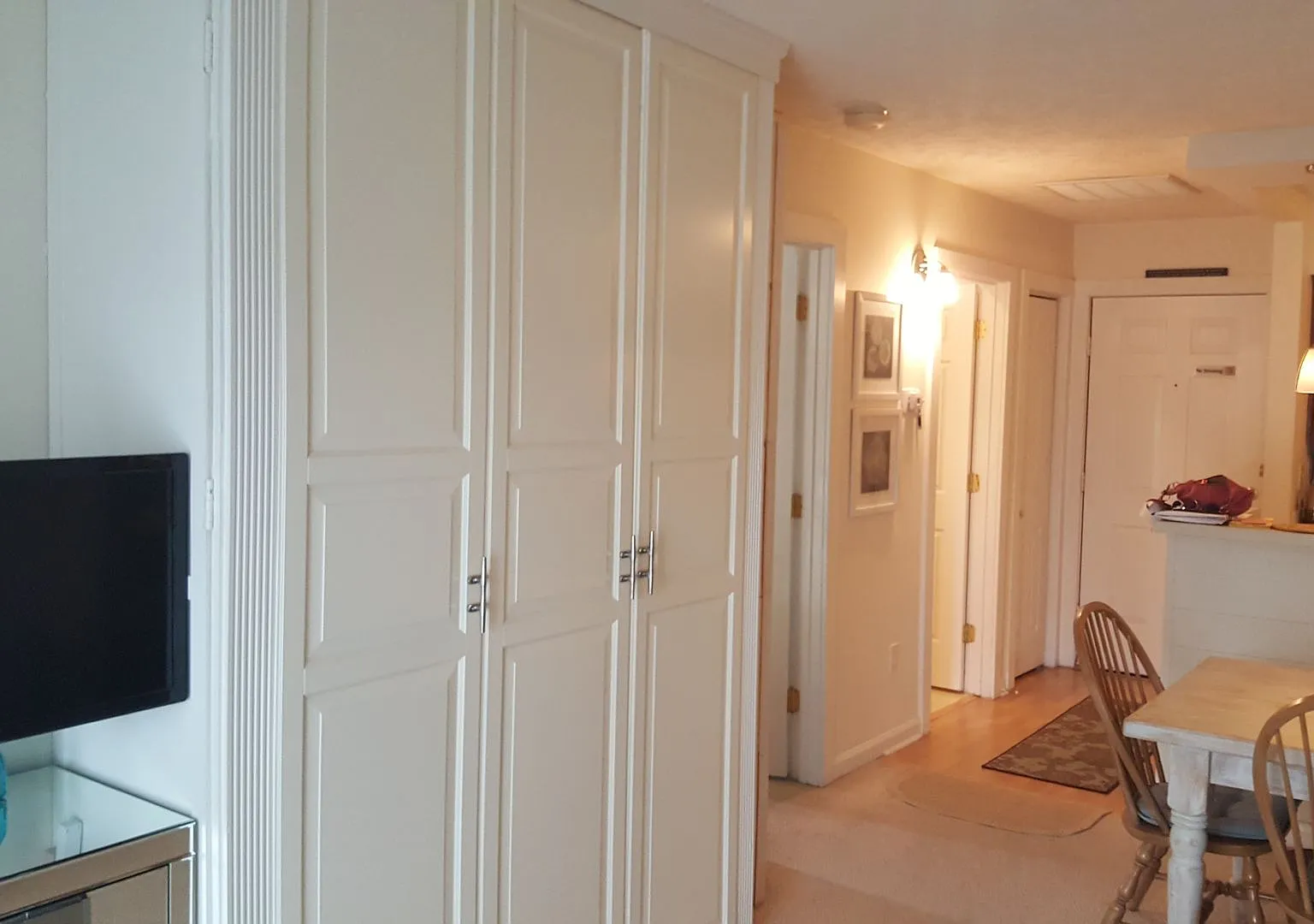 Beautifully furnished 1 br 2nd floor condo — Photo 2