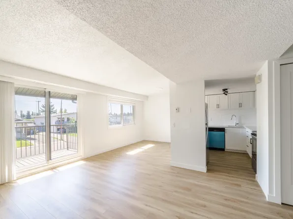 739 Bracewood Dr SW #1301, Calgary, AB T2W 3M3