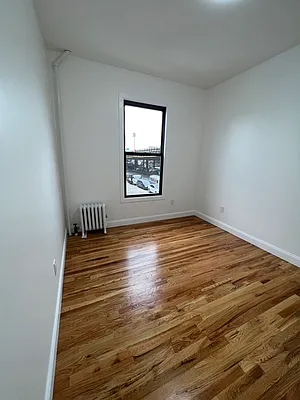 Rented by Standard Living Realty Inc | media 19