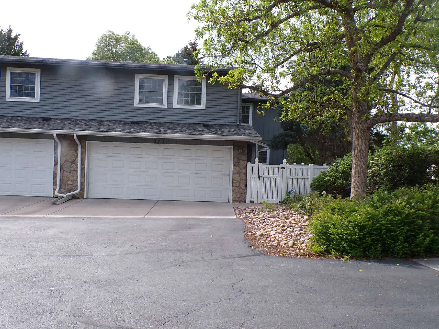 3 bed, 2.5 bath, 1633 sqft, $2,550 — Photo 1