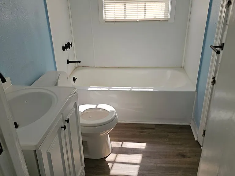 1816 Kenmore Dr — Photo 8