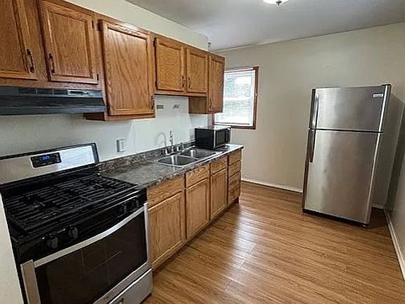 2nd image of 1324 Fairlawn Dr