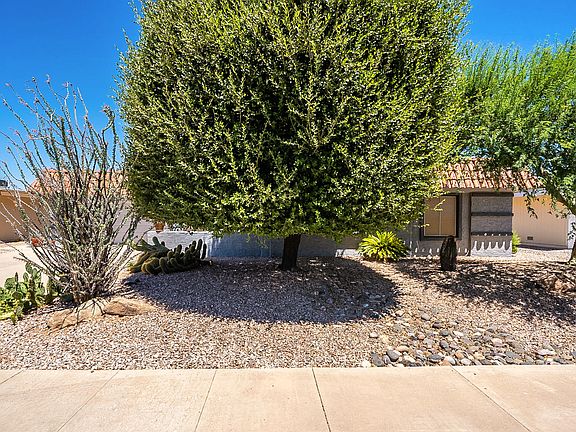 2nd image of 10814 W Welk Dr