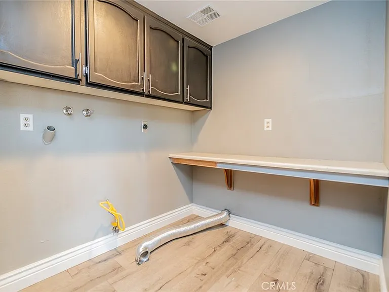 9805 Liberty St — Photo 12