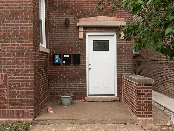3rd image of 3000 N Mason Ave