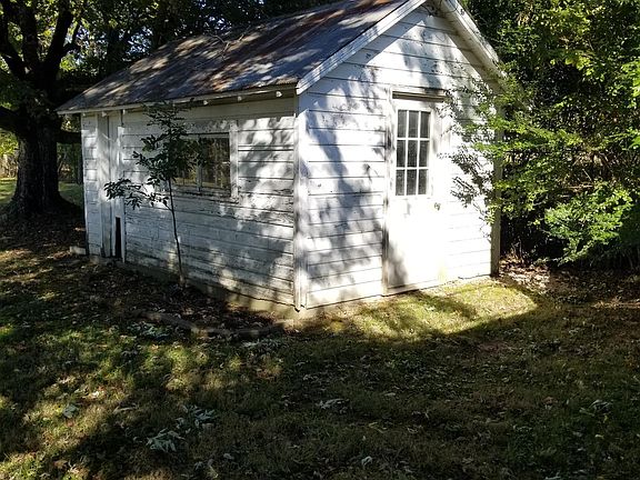 5th image of 401 Scottsville Rd