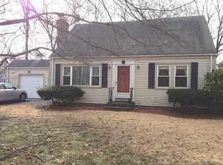 10 Massasoit Ave, Barrington, RI 02806